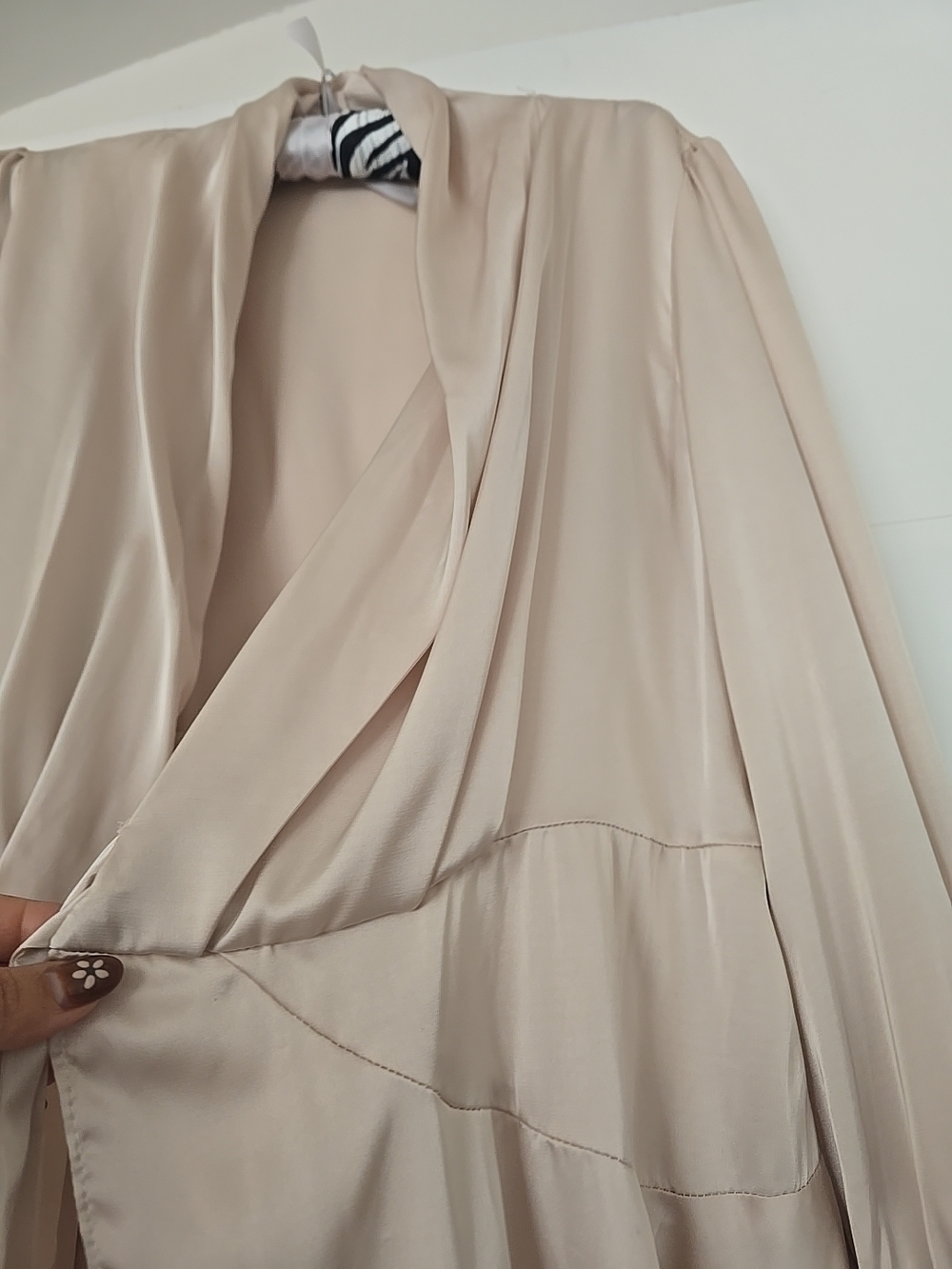 C.I.E.N. Champagne Satin Faux Wrap Mini Dress Size M Long Ruched Sleeve V-Neck - Picture 10 of 16